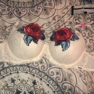 victoria secret pink bra with roses